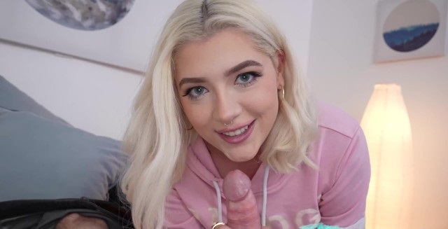 Thịt em gái hàng xóm dâm đãng